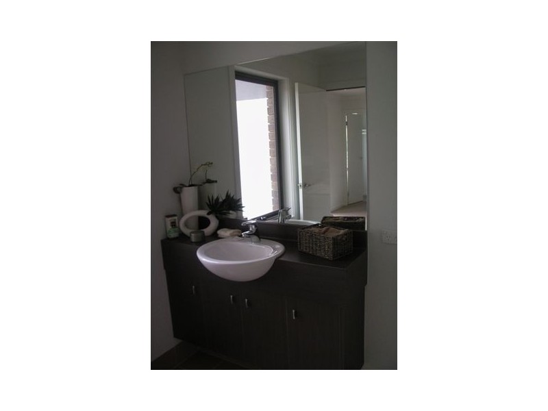 4 Maahu Amble, South Morang VIC 3752