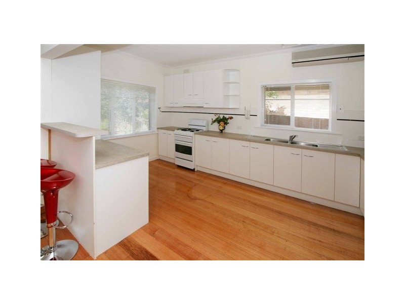 35 Glasgow Avenue, Reservoir VIC 3073