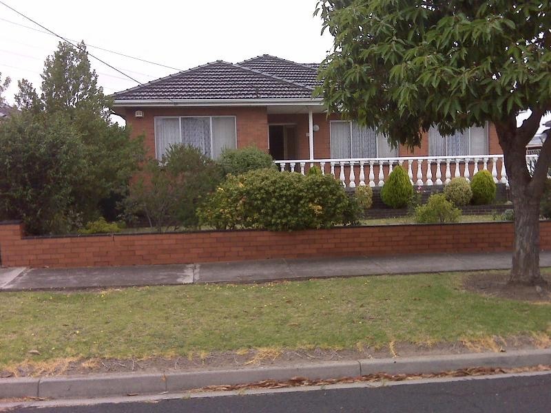 33 Merrilands Road, Reservoir VIC 3073