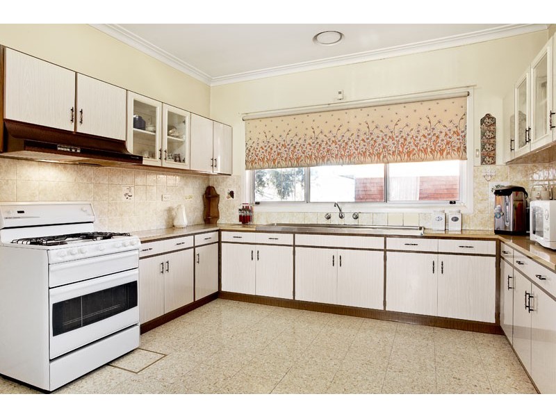 33 Merrilands Road, Reservoir VIC 3073