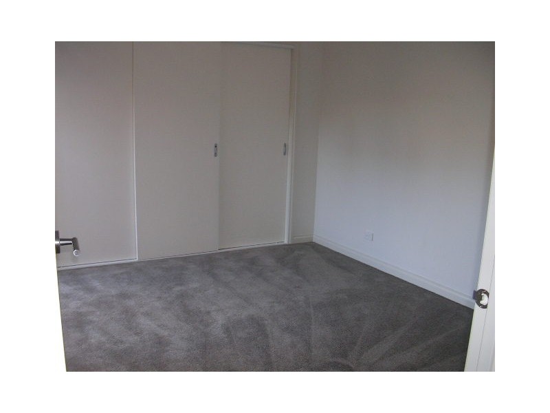 2/14 Aberdeen Street, Reservoir VIC 3073