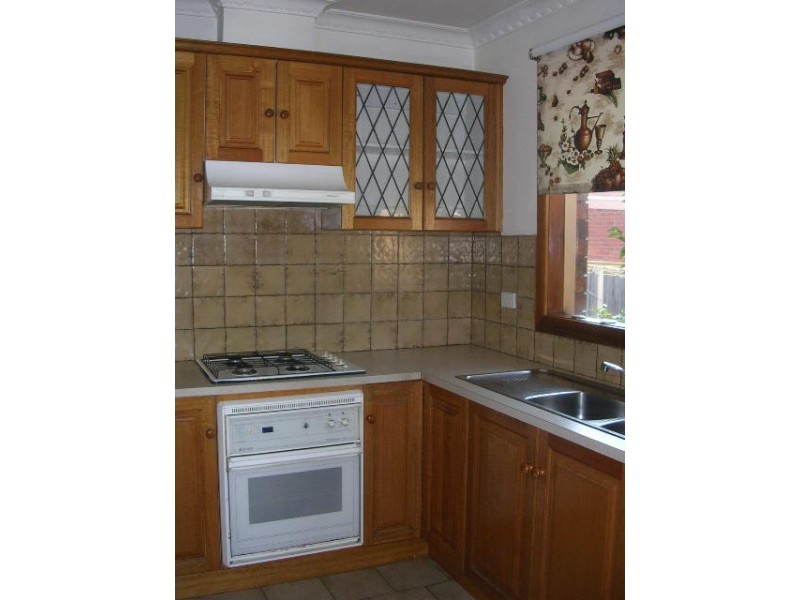 1/2 Dermot Street, Preston VIC 3072