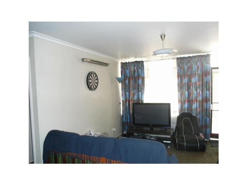 2/15 Byfield Street, Reservoir VIC 3073