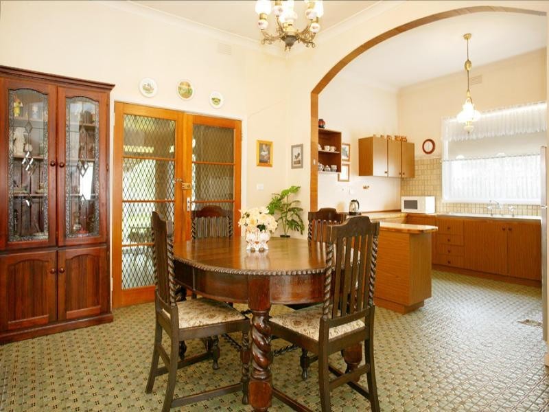 11 Bayliss Street, Preston West VIC 3072