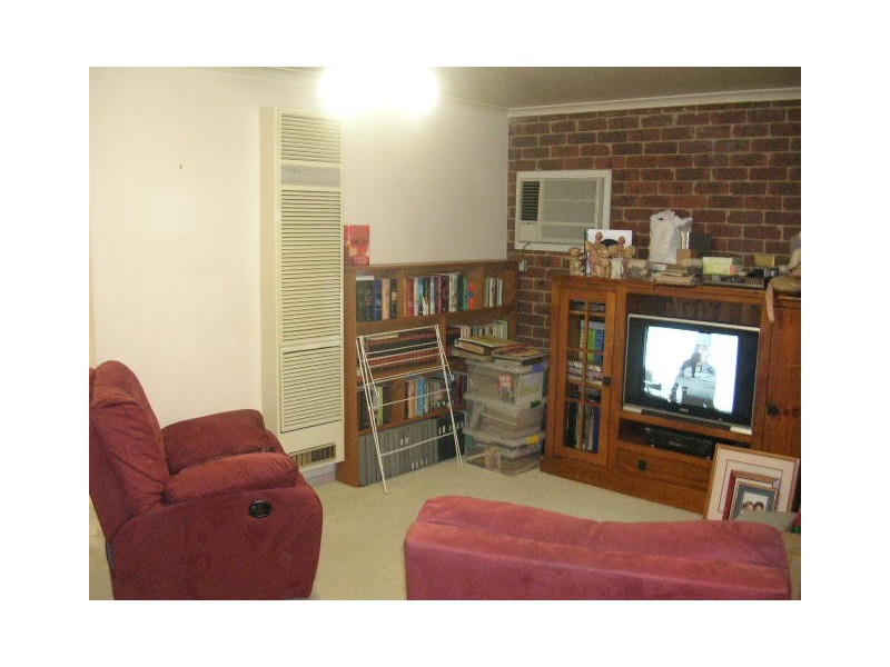 215 West Street, Glenroy VIC 3046
