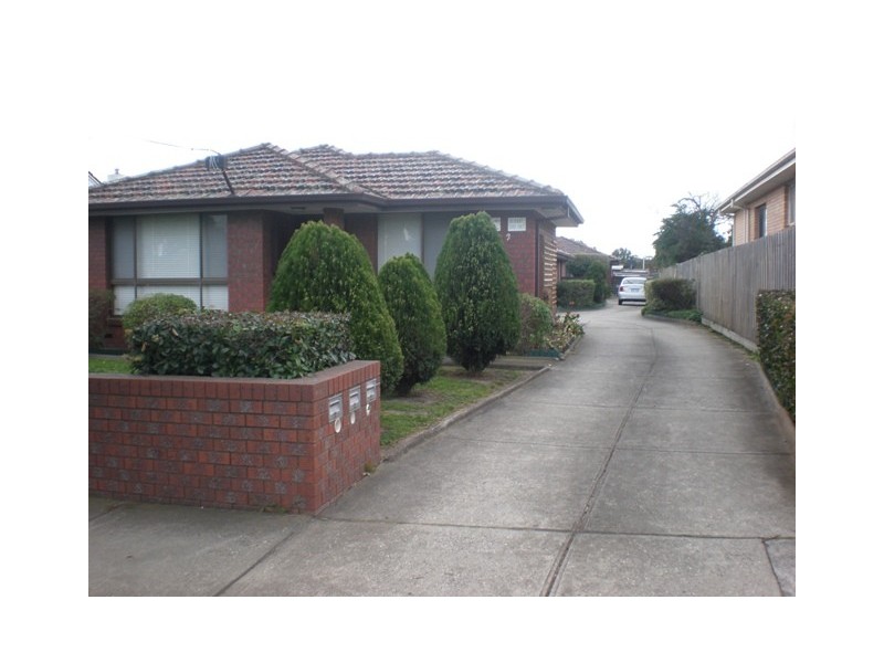 2/2 View Street, Reservoir VIC 3073