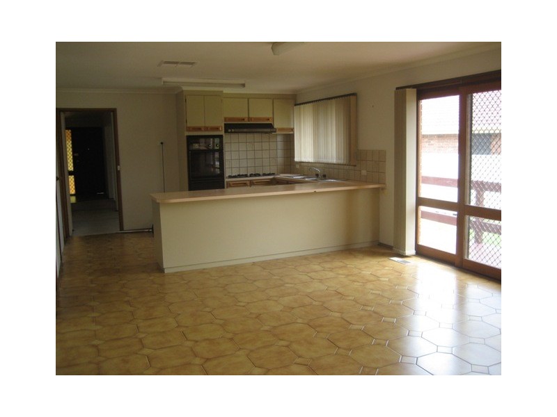 8 Durack Place, Mill Park VIC 3082