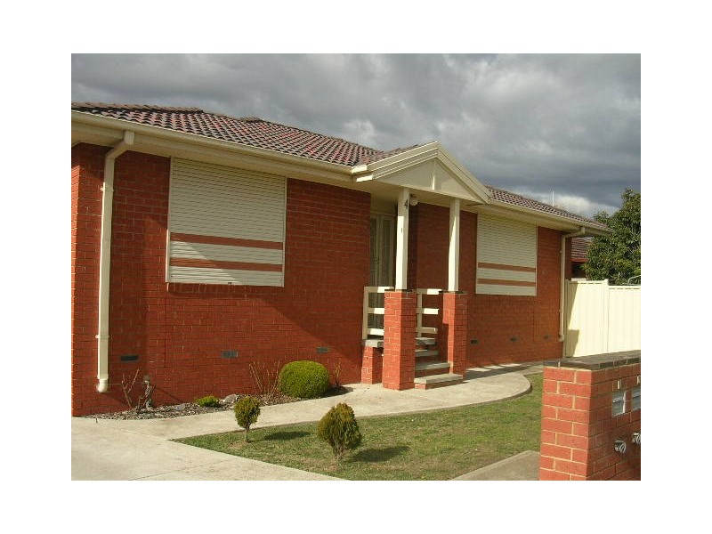 1/4 Massey Avenue, Reservoir VIC 3073