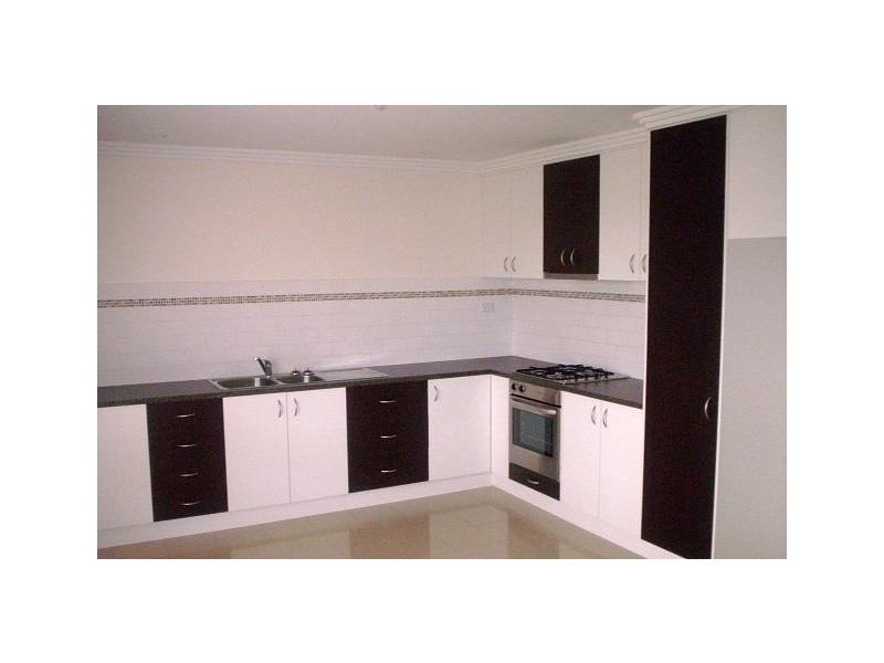 2/4 Wagga Road, Reservoir VIC 3073