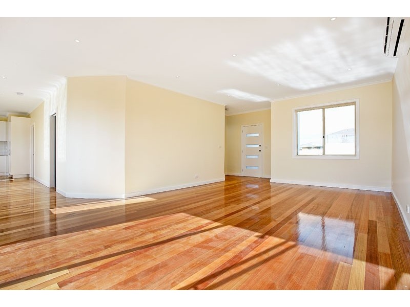 1/2 Tunaley Parade, Reservoir VIC 3073