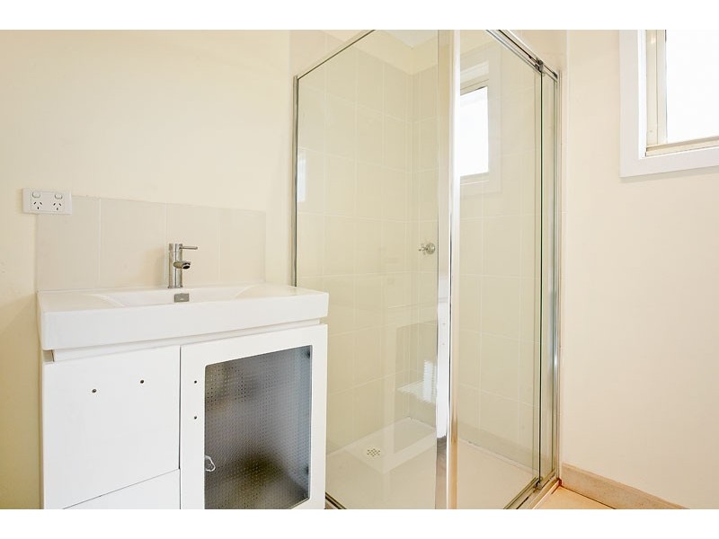 1/2 Tunaley Parade, Reservoir VIC 3073