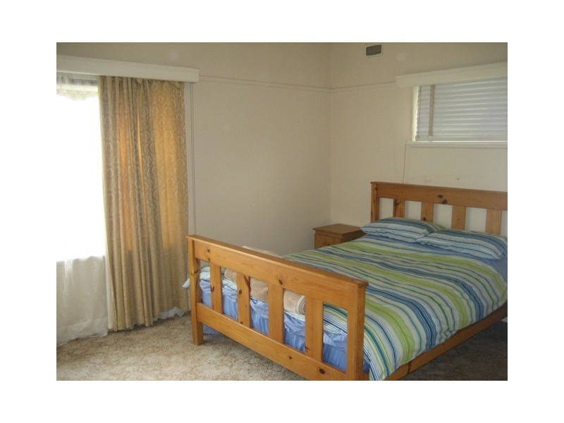 39 Home Street, Reservoir VIC 3073