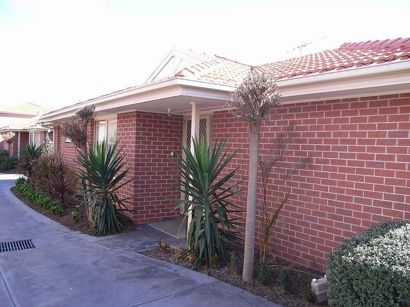 1/15 Chenies Street, Reservoir VIC 3073