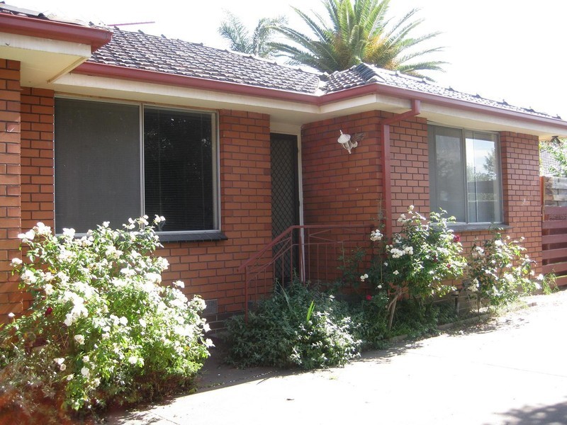 3/88 McFazdean Avenue, Reservoir VIC 3073