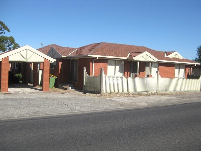 1/4 Chenies Street, Reservoir VIC 3073