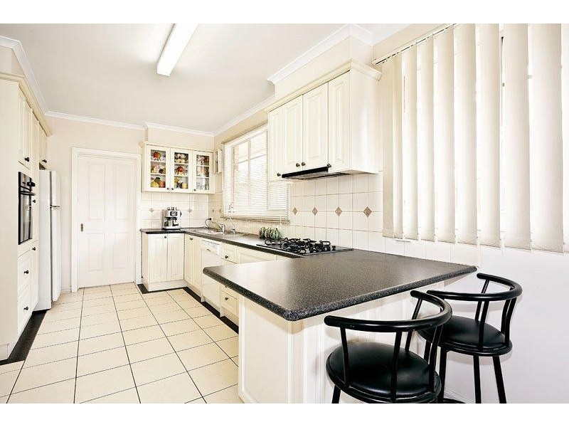 21 Ameily Crescent, Reservoir VIC 3073