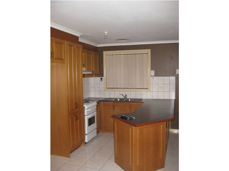 2/1a Curtin Avenue, Lalor VIC 3075