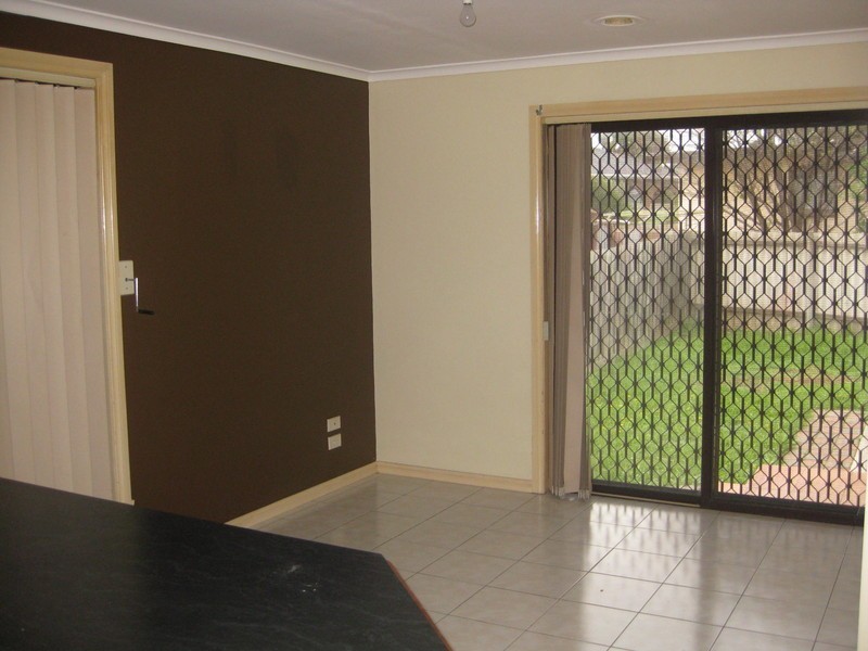 2/1a Curtin Avenue, Lalor VIC 3075