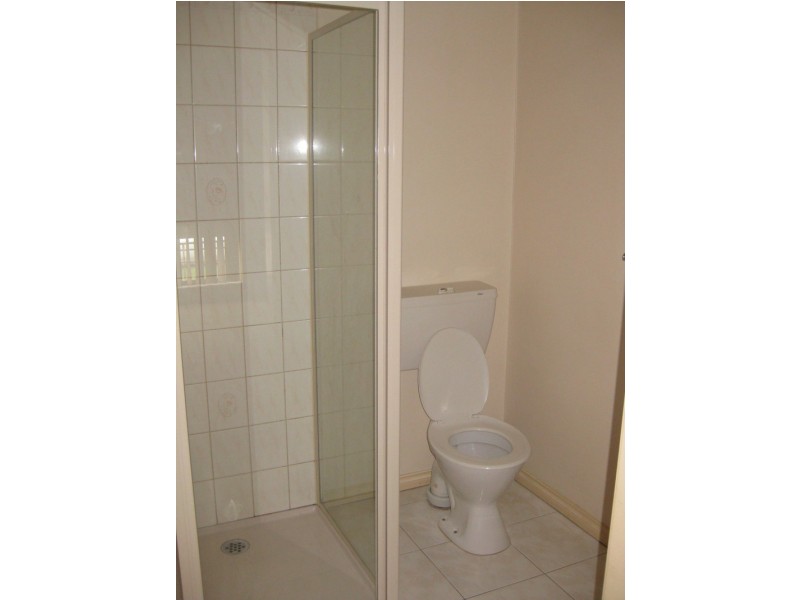 2/1a Curtin Avenue, Lalor VIC 3075