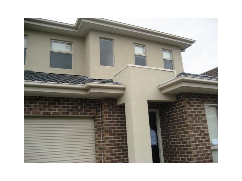 2/94 Purinuan Road, Reservoir VIC 3073