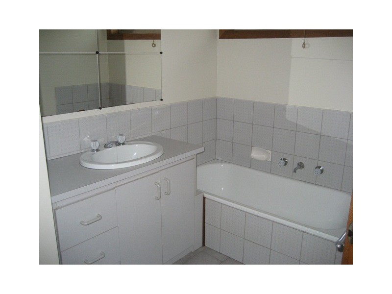 2/13 Murphy Grove, Preston VIC 3072