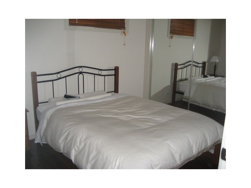 1/4 Wilkinson Street, Reservoir VIC 3073