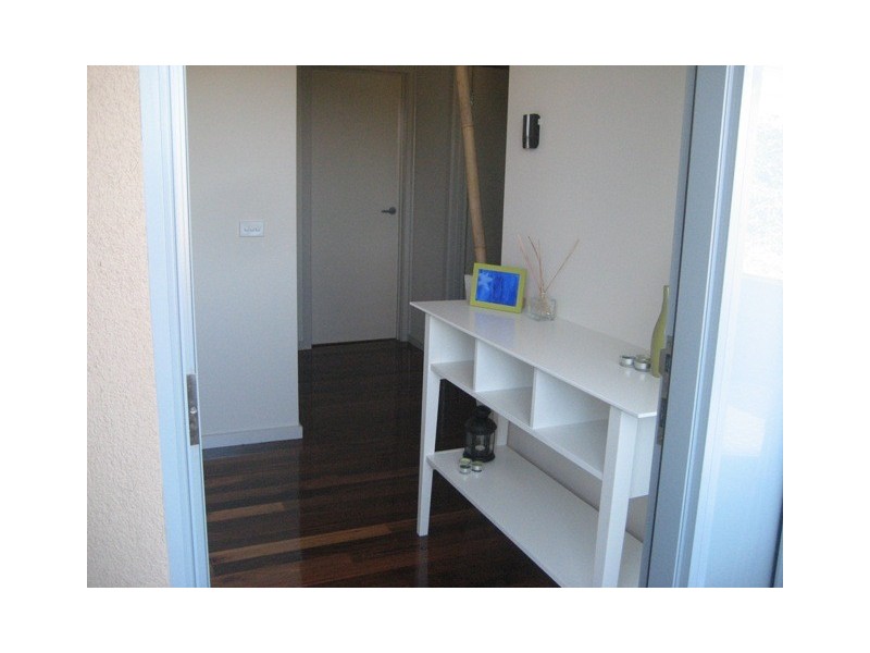 1/4 Wilkinson Street, Reservoir VIC 3073