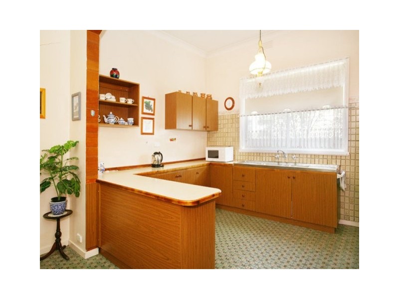 11 Bayliss Street, Preston VIC 3072