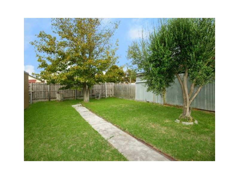 11 Bayliss Street, Preston VIC 3072