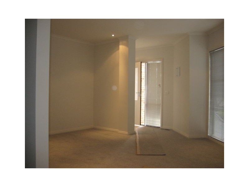 8/2 Bayliss Street, Preston West VIC 3072