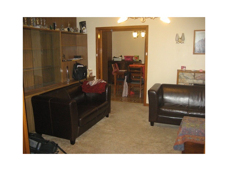 9A Mahoneys Road, Reservoir VIC 3073