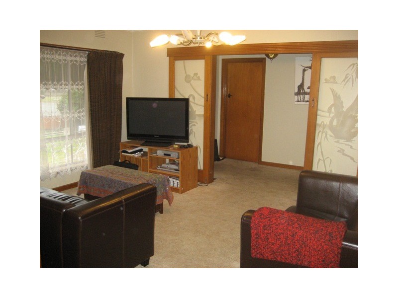 9A Mahoneys Road, Reservoir VIC 3073