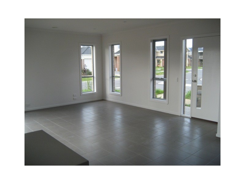 15 Hampden Green, South Morang VIC 3752