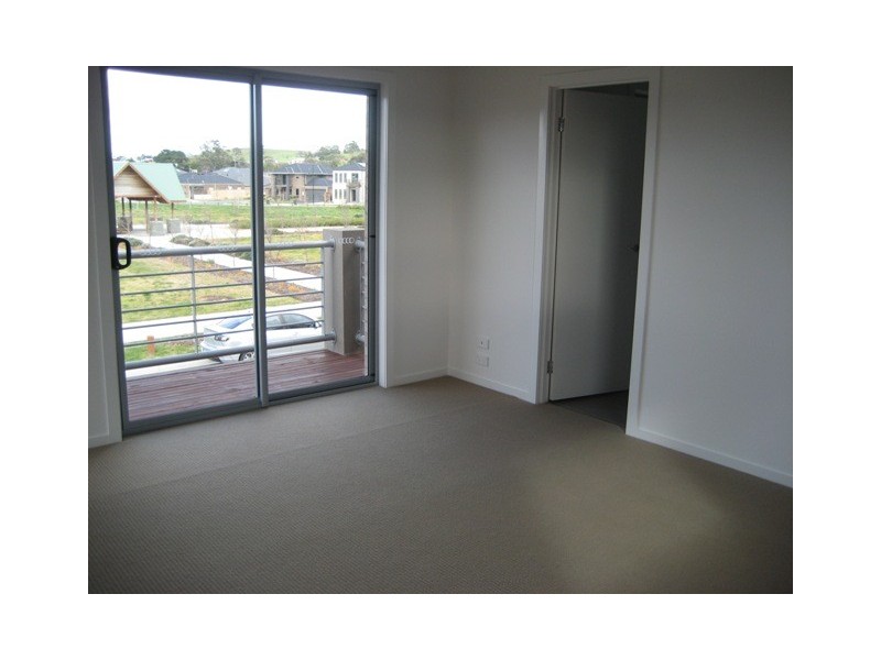 15 Hampden Green, South Morang VIC 3752