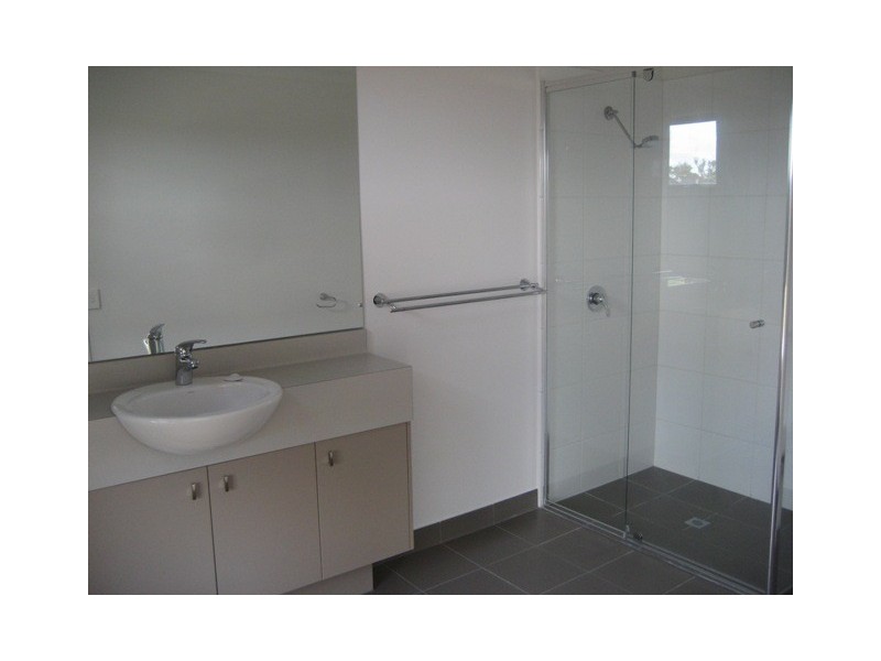 15 Hampden Green, South Morang VIC 3752