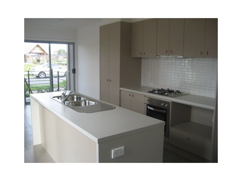 15 Hampden Green, South Morang VIC 3752