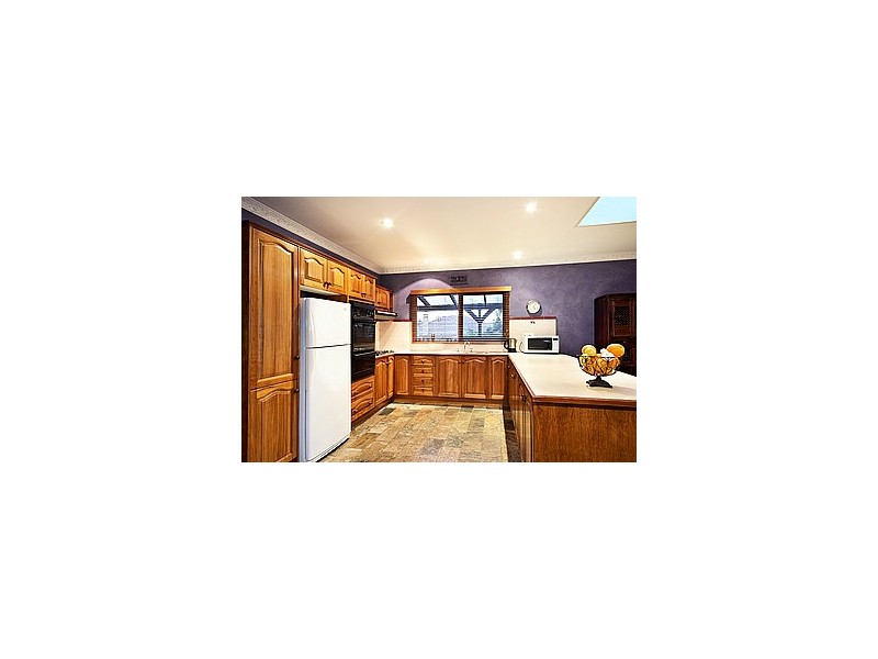 24 Barwon Avenue, Reservoir VIC 3073