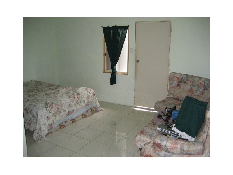 1and2/33-35 Radford Road, Reservoir VIC 3073