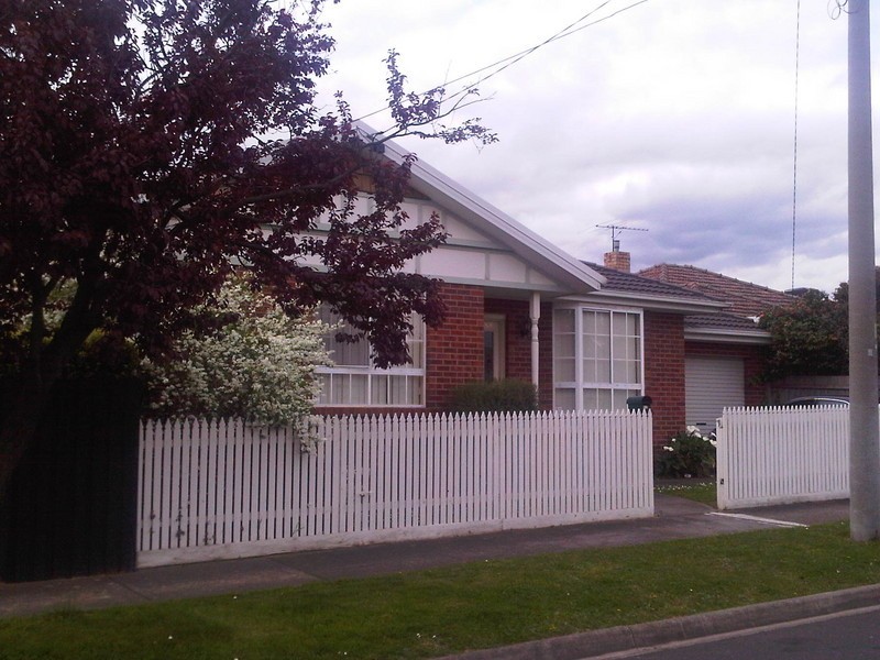 2/2 Kinsale Street, Reservoir VIC 3073