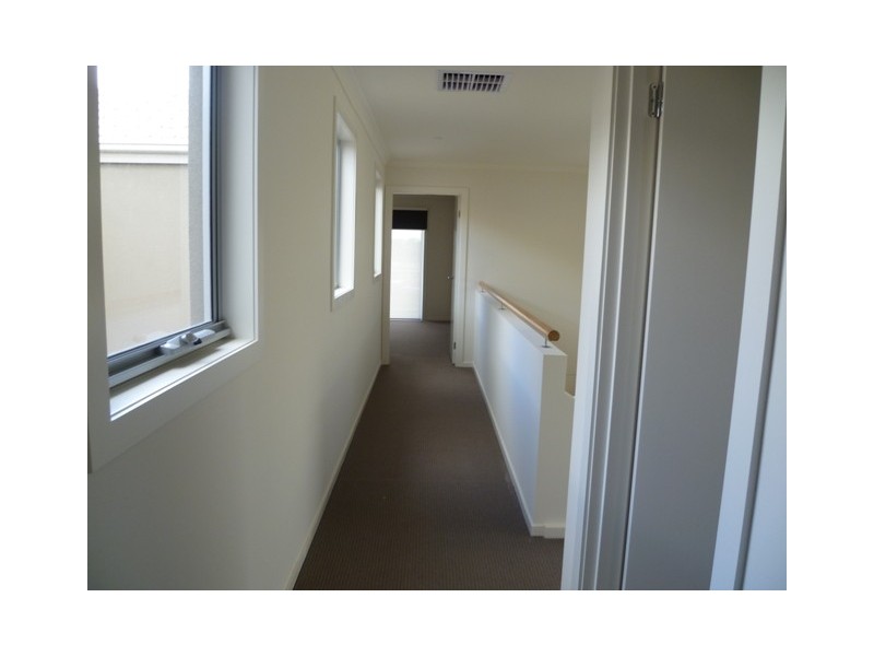 1 Hampden Green, South Morang VIC 3752