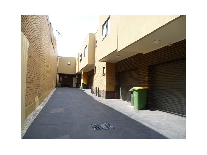 3/109 Plenty Road, Preston VIC 3072