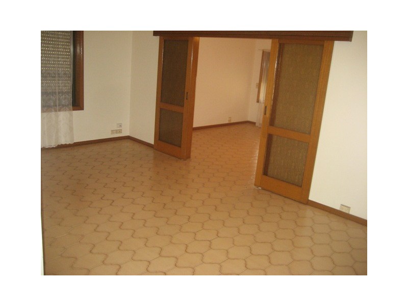 5 Dumbarton Street, Reservoir VIC 3073