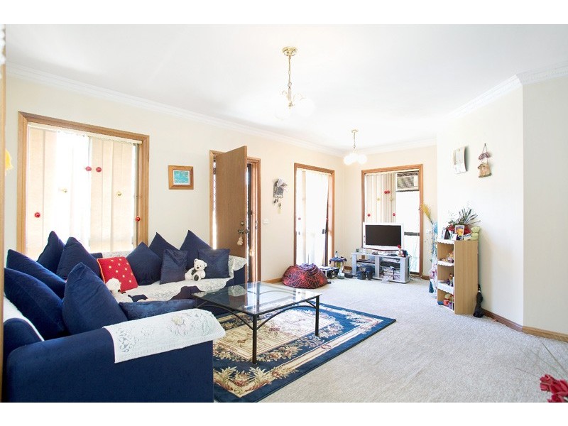 2/107 Rathcown Road, Reservoir VIC 3073