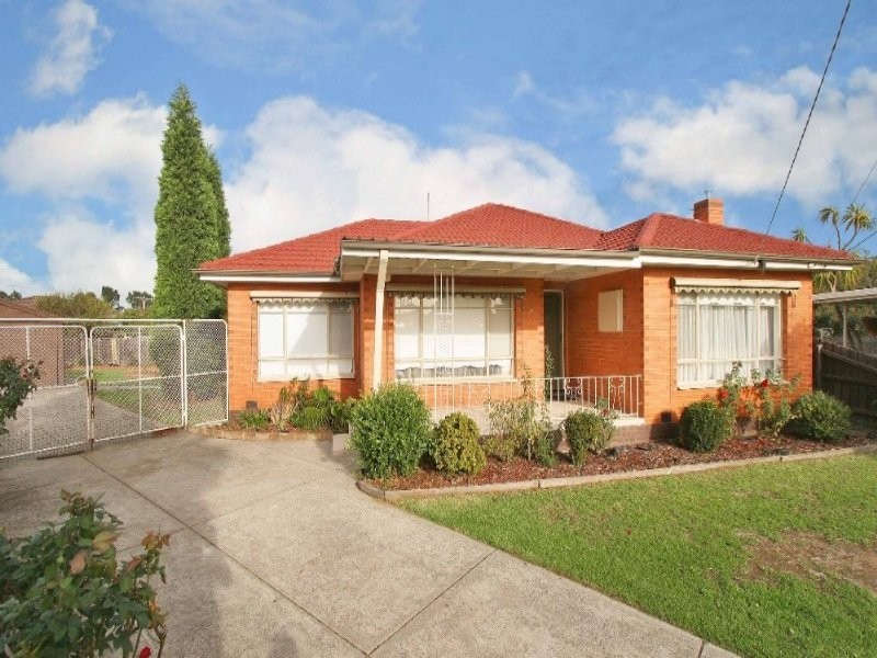 4 Elizabeth Court, Reservoir VIC 3073