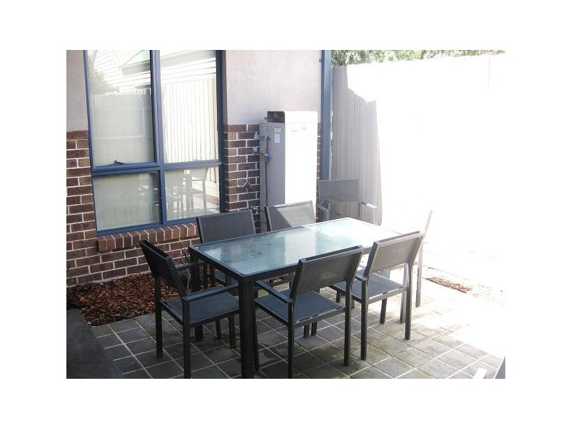 3/102 McMahon Road, Reservoir VIC 3073
