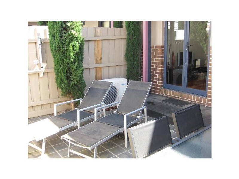 3/102 McMahon Road, Reservoir VIC 3073
