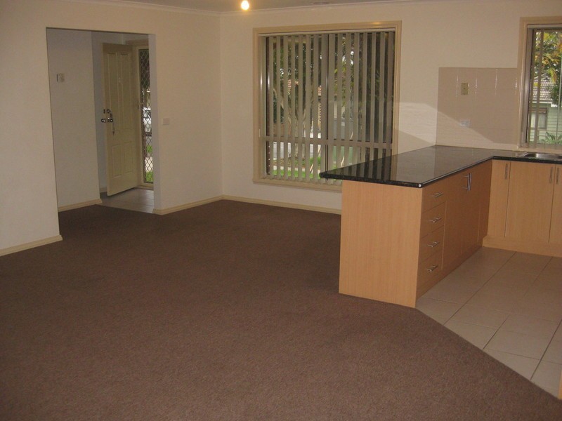 1/40 Scott Grove, Kingsbury VIC 3083