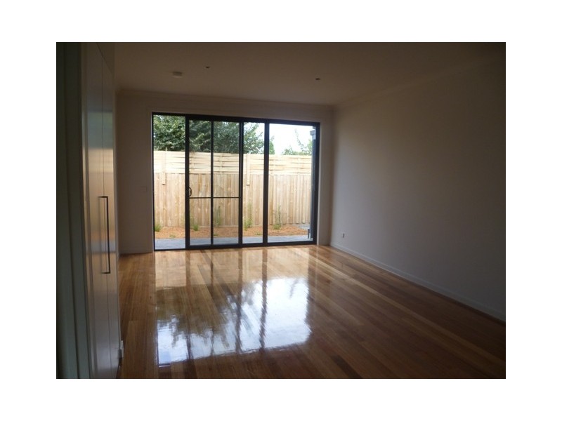 3/41 McMahon Road, Reservoir VIC 3073