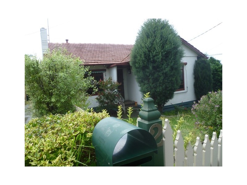 1/2 Laha Crescent, Preston VIC 3072