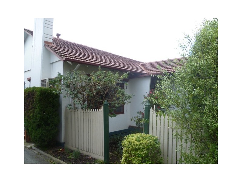 1/2 Laha Crescent, Preston VIC 3072